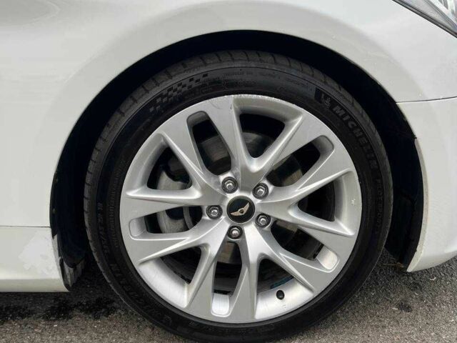 Белый Хендай Купе, объемом двигателя 2 л и пробегом 113 тыс. км за 11500 $, фото 6 на Automoto.ua