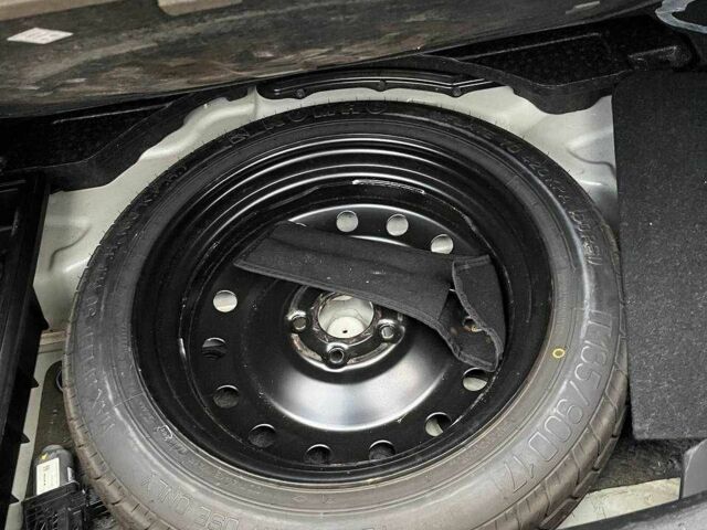 Белый Хендай Купе, объемом двигателя 2 л и пробегом 113 тыс. км за 11500 $, фото 8 на Automoto.ua