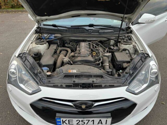 Белый Хендай Купе, объемом двигателя 2 л и пробегом 113 тыс. км за 11500 $, фото 11 на Automoto.ua