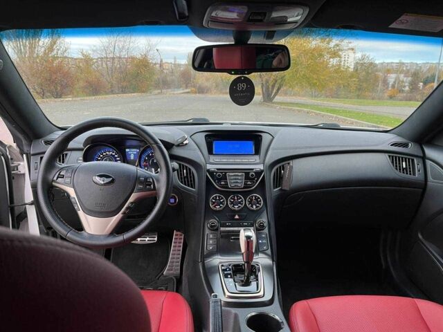 Белый Хендай Купе, объемом двигателя 2 л и пробегом 113 тыс. км за 11500 $, фото 12 на Automoto.ua