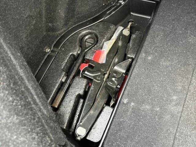 Белый Хендай Купе, объемом двигателя 2 л и пробегом 113 тыс. км за 11500 $, фото 10 на Automoto.ua