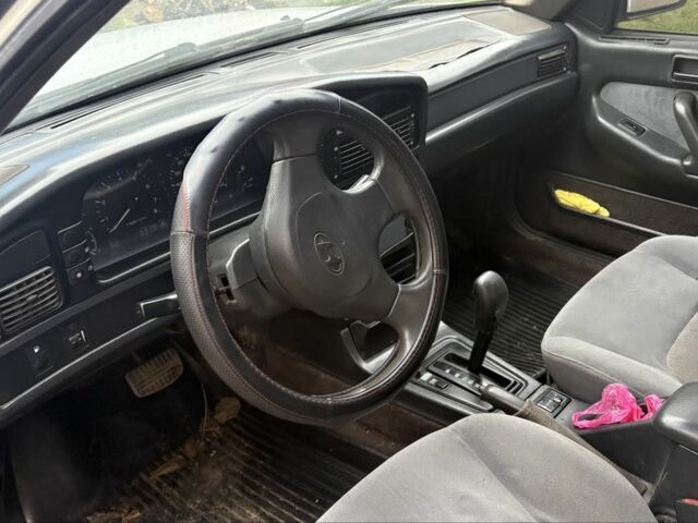 Белый Хендай Купе, объемом двигателя 2 л и пробегом 237 тыс. км за 1000 $, фото 1 на Automoto.ua