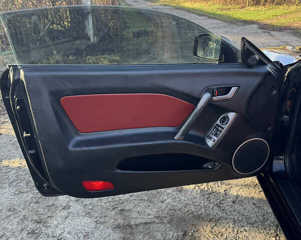 Черный Хендай Купе, объемом двигателя 1.98 л и пробегом 234 тыс. км за 5000 $, фото 10 на Automoto.ua