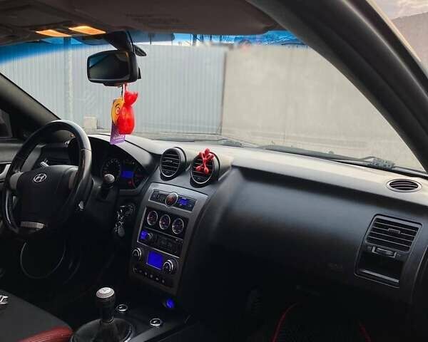 Чорний Хендай Купе, об'ємом двигуна 2 л та пробігом 186 тис. км за 6500 $, фото 2 на Automoto.ua