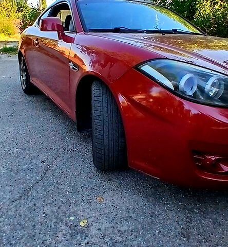 Червоний Хендай Купе, об'ємом двигуна 2 л та пробігом 210 тис. км за 5700 $, фото 3 на Automoto.ua