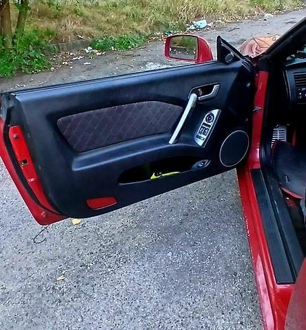 Червоний Хендай Купе, об'ємом двигуна 2 л та пробігом 210 тис. км за 5700 $, фото 5 на Automoto.ua
