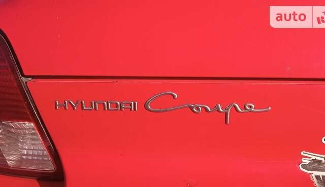 Червоний Хендай Купе, об'ємом двигуна 2 л та пробігом 236 тис. км за 4400 $, фото 1 на Automoto.ua