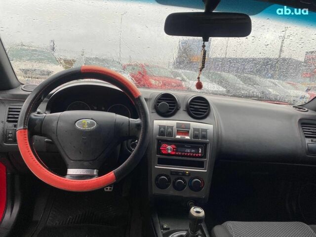 Красный Хендай Купе, объемом двигателя 16 л и пробегом 250 тыс. км за 4190 $, фото 10 на Automoto.ua