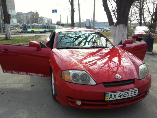 Красный Хендай Купе, объемом двигателя 1.6 л и пробегом 290 тыс. км за 4300 $, фото 17 на Automoto.ua