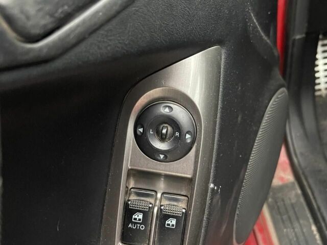 Красный Хендай Купе, объемом двигателя 1.6 л и пробегом 250 тыс. км за 3300 $, фото 6 на Automoto.ua