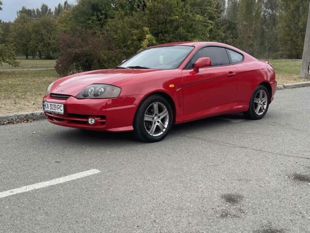 Красный Хендай Купе, объемом двигателя 1.6 л и пробегом 250 тыс. км за 3300 $, фото 1 на Automoto.ua