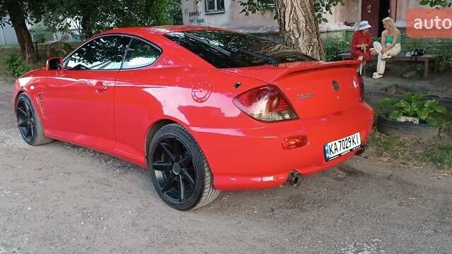 Червоний Хендай Купе, об'ємом двигуна 2.7 л та пробігом 186 тис. км за 5800 $, фото 4 на Automoto.ua