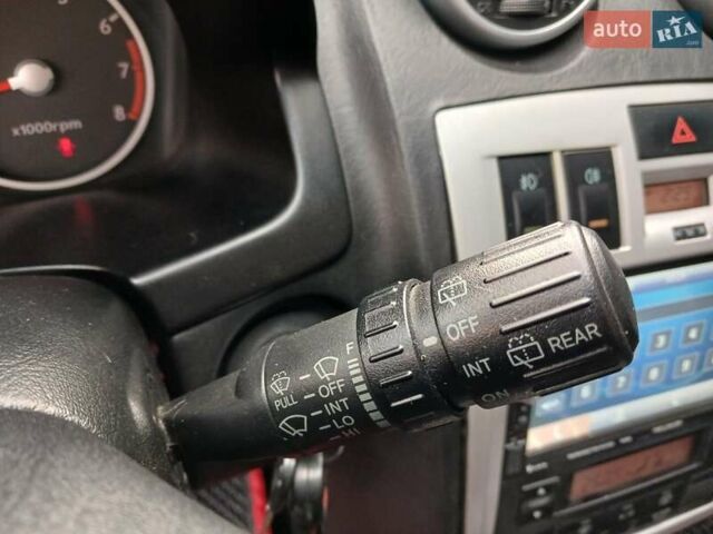 Червоний Хендай Купе, об'ємом двигуна 2 л та пробігом 189 тис. км за 6500 $, фото 36 на Automoto.ua