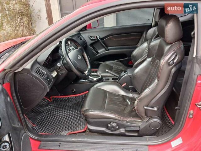 Червоний Хендай Купе, об'ємом двигуна 2 л та пробігом 189 тис. км за 6500 $, фото 29 на Automoto.ua