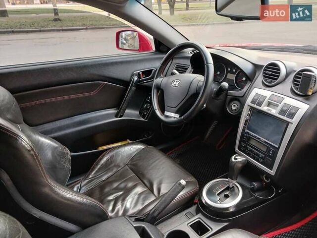Червоний Хендай Купе, об'ємом двигуна 2 л та пробігом 189 тис. км за 6500 $, фото 48 на Automoto.ua