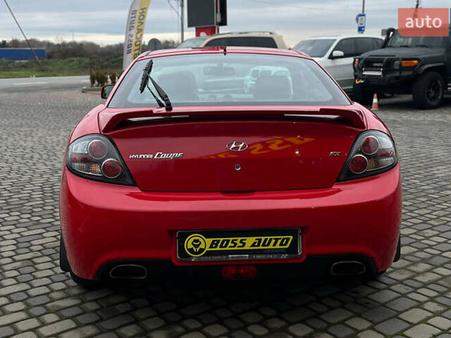 Красный Хендай Купе, объемом двигателя 2 л и пробегом 170 тыс. км за 6500 $, фото 5 на Automoto.ua