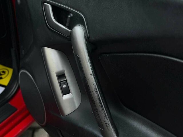 Красный Хендай Купе, объемом двигателя 2 л и пробегом 170 тыс. км за 6500 $, фото 17 на Automoto.ua