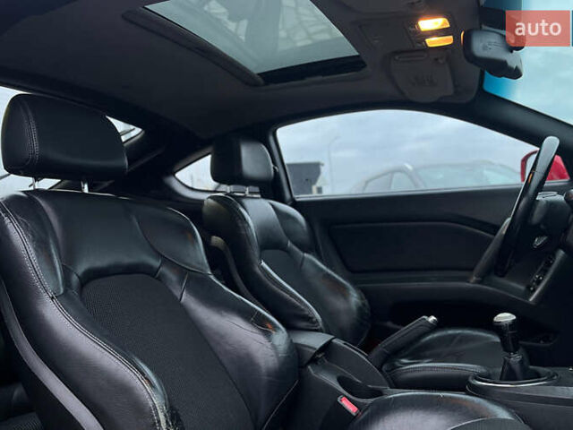 Красный Хендай Купе, объемом двигателя 2 л и пробегом 170 тыс. км за 6500 $, фото 19 на Automoto.ua