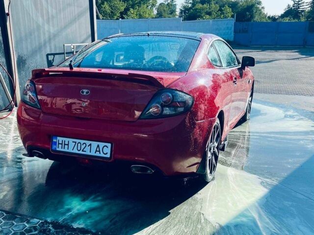 Красный Хендай Купе, объемом двигателя 2.7 л и пробегом 230 тыс. км за 5999 $, фото 4 на Automoto.ua