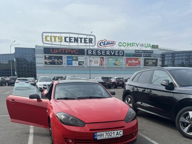 Красный Хендай Купе, объемом двигателя 2.7 л и пробегом 230 тыс. км за 5999 $, фото 3 на Automoto.ua