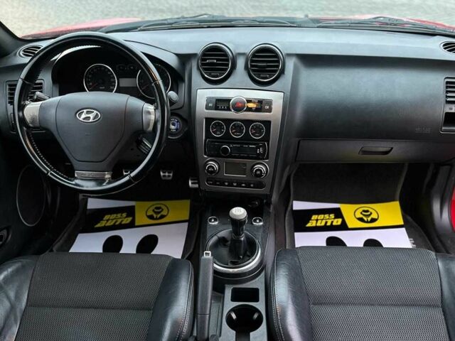 Красный Хендай Купе, объемом двигателя 2 л и пробегом 170 тыс. км за 6500 $, фото 10 на Automoto.ua