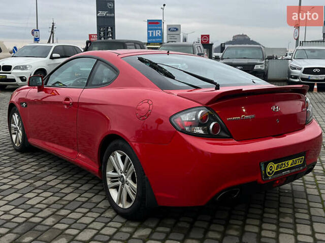 Красный Хендай Купе, объемом двигателя 2 л и пробегом 170 тыс. км за 6500 $, фото 4 на Automoto.ua