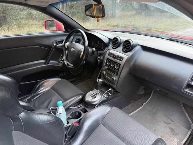 Червоний Хендай Купе, об'ємом двигуна 2 л та пробігом 175 тис. км за 5450 $, фото 8 на Automoto.ua