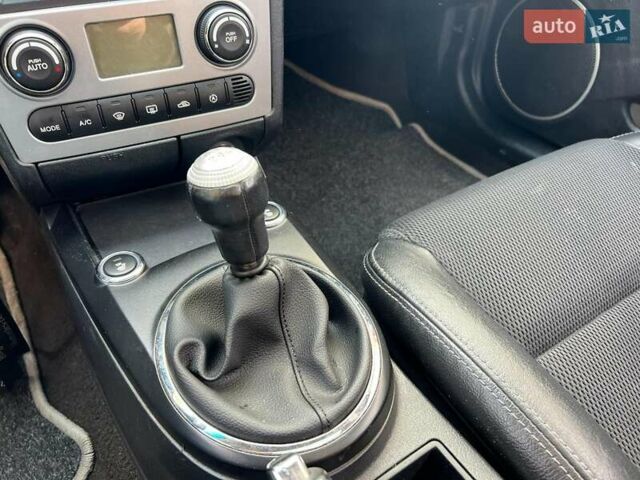 Червоний Хендай Купе, об'ємом двигуна 2 л та пробігом 209 тис. км за 6490 $, фото 12 на Automoto.ua