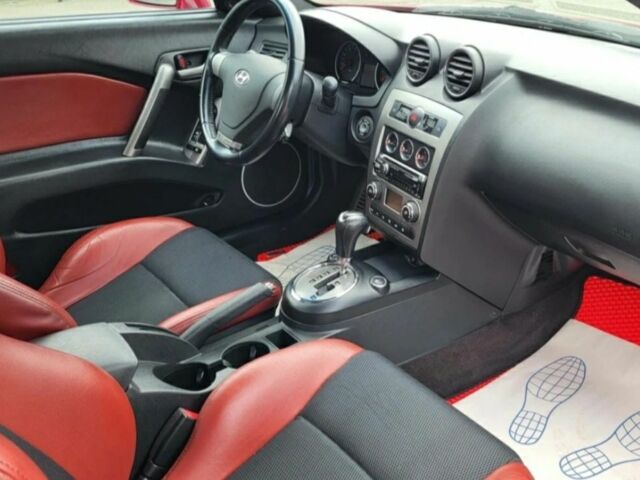 Червоний Хендай Купе, об'ємом двигуна 2 л та пробігом 219 тис. км за 2900 $, фото 6 на Automoto.ua
