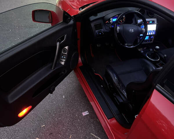 Хендай Купе 2008 в Харькове на Automoto.ua Красный Хендай Купе, объемом двигателя 1.98 л и пробегом 191 тыс. км за 7000 $, фото 7 на Automoto.ua