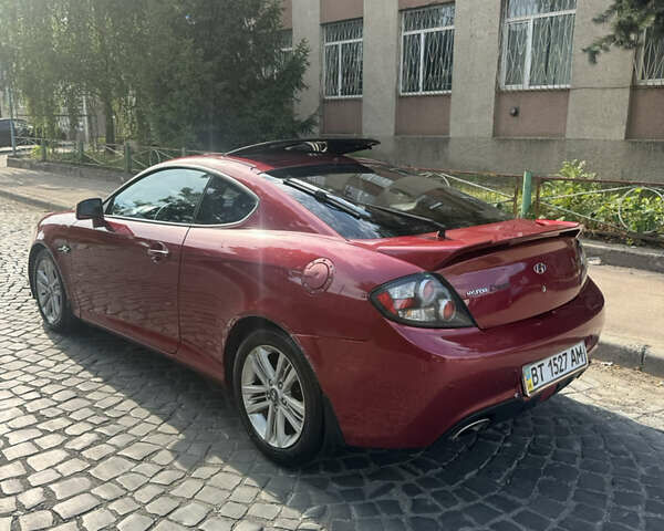 Красный Хендай Купе, объемом двигателя 2 л и пробегом 202 тыс. км за 6400 $, фото 6 на Automoto.ua
