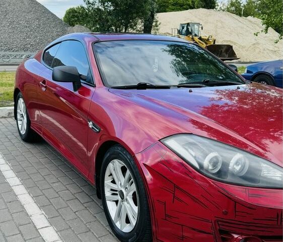 Красный Хендай Купе, объемом двигателя 2 л и пробегом 192 тыс. км за 5200 $, фото 4 на Automoto.ua