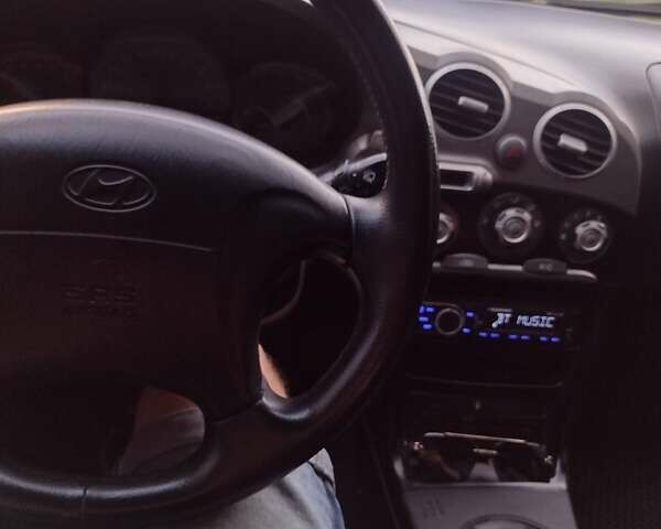 Хендай Купе, объемом двигателя 1.6 л и пробегом 208 тыс. км за 3200 $, фото 14 на Automoto.ua