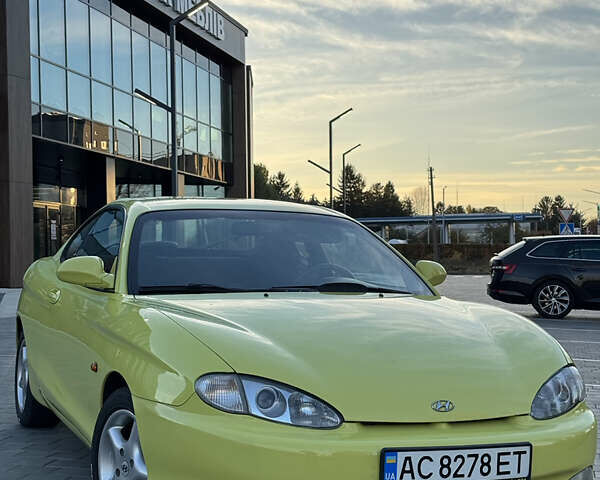 Желтый Хендай Купе, объемом двигателя 2 л и пробегом 206 тыс. км за 4400 $, фото 2 на Automoto.ua