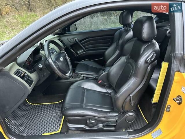 Желтый Хендай Купе, объемом двигателя 1.98 л и пробегом 222 тыс. км за 4800 $, фото 28 на Automoto.ua