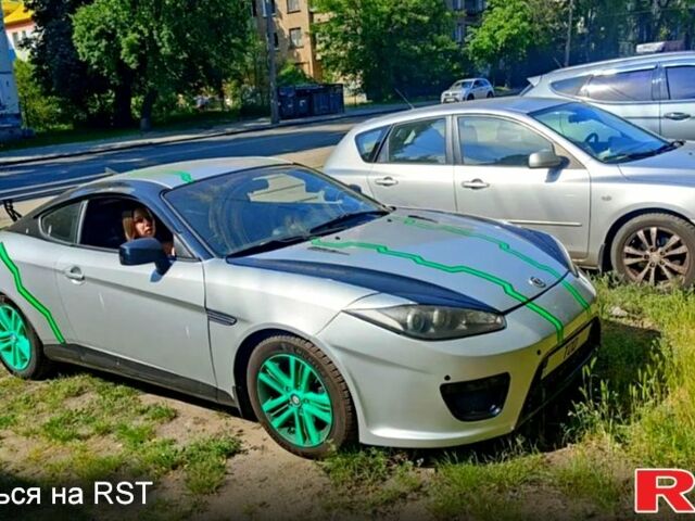Сірий Хендай Купе, об'ємом двигуна 20 л та пробігом 0 тис. км за 5600 $, фото 4 на Automoto.ua