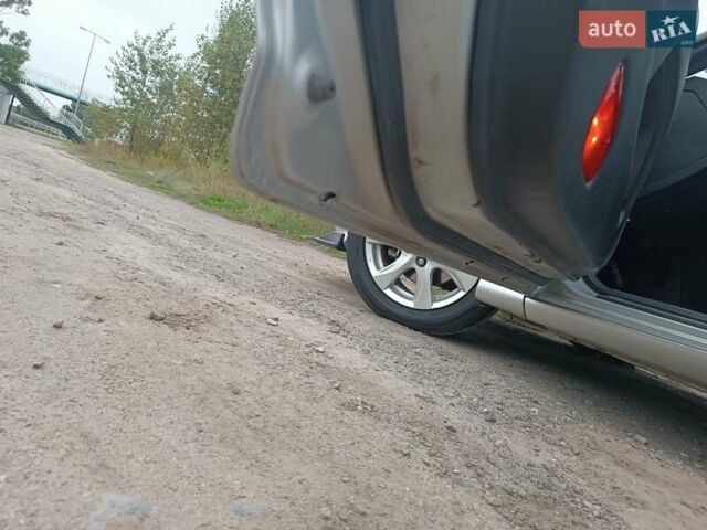 Серый Хендай Купе, объемом двигателя 1.6 л и пробегом 281 тыс. км за 3499 $, фото 21 на Automoto.ua