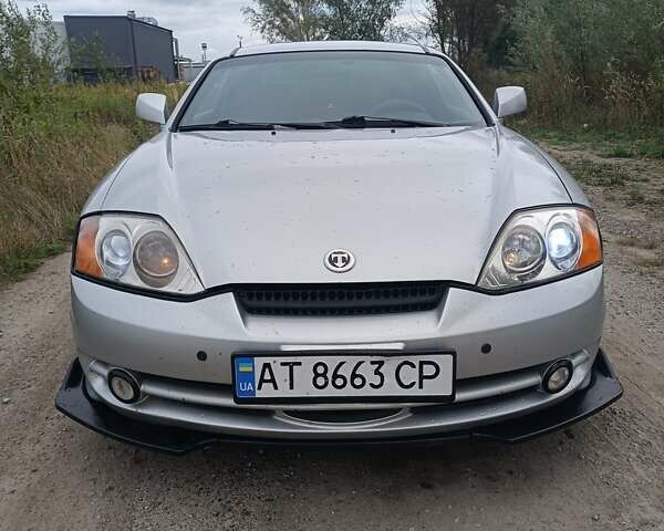 Серый Хендай Купе, объемом двигателя 1.6 л и пробегом 281 тыс. км за 3499 $, фото 2 на Automoto.ua