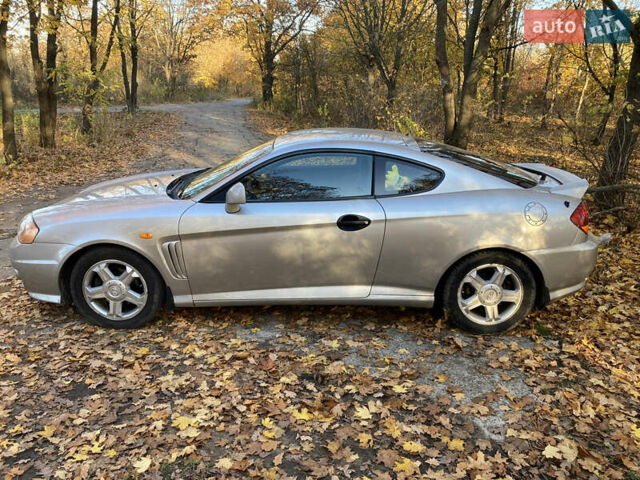 Сірий Хендай Купе, об'ємом двигуна 2 л та пробігом 144 тис. км за 4500 $, фото 11 на Automoto.ua