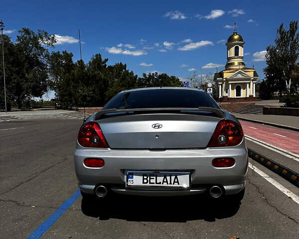 Сірий Хендай Купе, об'ємом двигуна 2.66 л та пробігом 200 тис. км за 4500 $, фото 5 на Automoto.ua