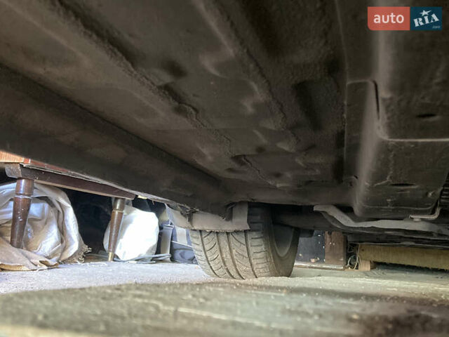 Сірий Хендай Купе, об'ємом двигуна 2 л та пробігом 144 тис. км за 4500 $, фото 26 на Automoto.ua