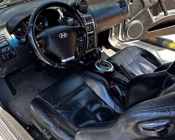Сірий Хендай Купе, об'ємом двигуна 2.66 л та пробігом 200 тис. км за 4500 $, фото 10 на Automoto.ua