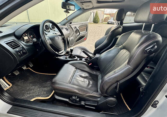 Серый Хендай Купе, объемом двигателя 2 л и пробегом 133 тыс. км за 5350 $, фото 41 на Automoto.ua