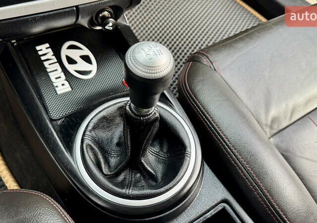 Серый Хендай Купе, объемом двигателя 2 л и пробегом 133 тыс. км за 5350 $, фото 52 на Automoto.ua