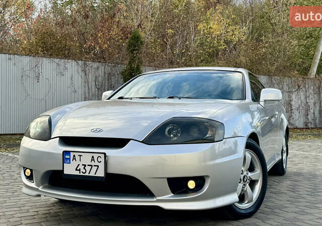 Серый Хендай Купе, объемом двигателя 2 л и пробегом 133 тыс. км за 5350 $, фото 5 на Automoto.ua