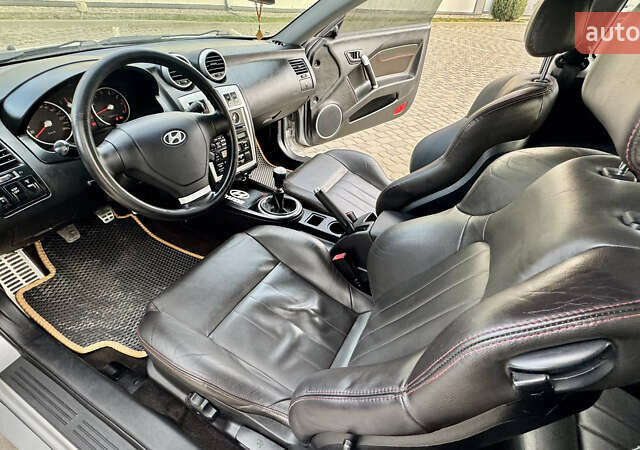 Серый Хендай Купе, объемом двигателя 2 л и пробегом 133 тыс. км за 5350 $, фото 44 на Automoto.ua