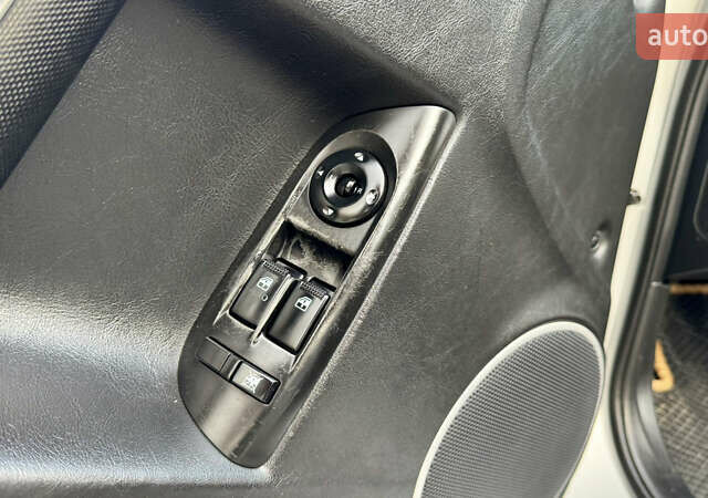 Серый Хендай Купе, объемом двигателя 2 л и пробегом 133 тыс. км за 5350 $, фото 60 на Automoto.ua