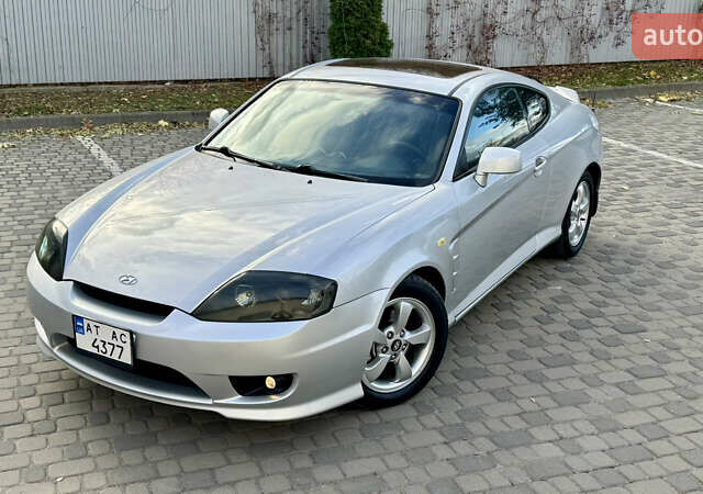 Серый Хендай Купе, объемом двигателя 2 л и пробегом 133 тыс. км за 5350 $, фото 4 на Automoto.ua