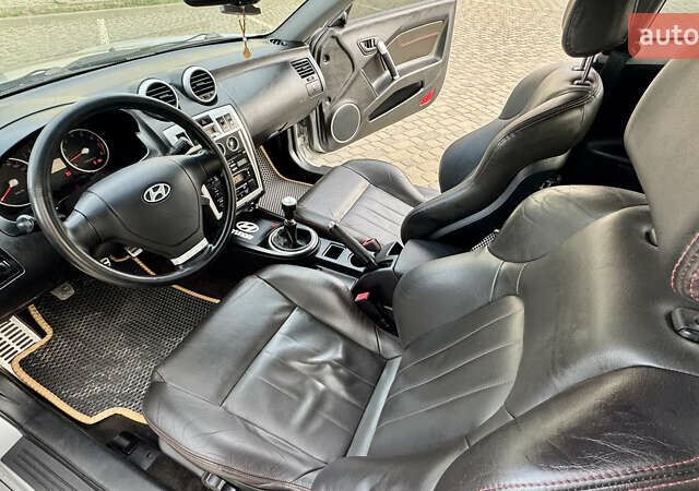 Серый Хендай Купе, объемом двигателя 2 л и пробегом 133 тыс. км за 5350 $, фото 43 на Automoto.ua