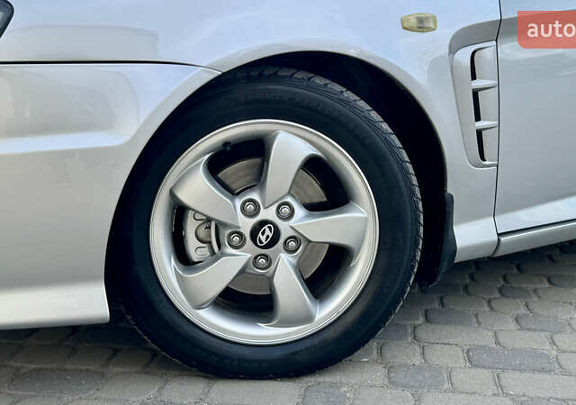 Серый Хендай Купе, объемом двигателя 2 л и пробегом 133 тыс. км за 5350 $, фото 9 на Automoto.ua